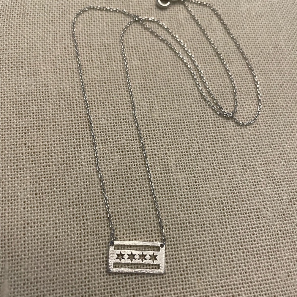 NWT Chicago Flag necklace - Picture 1 of 2